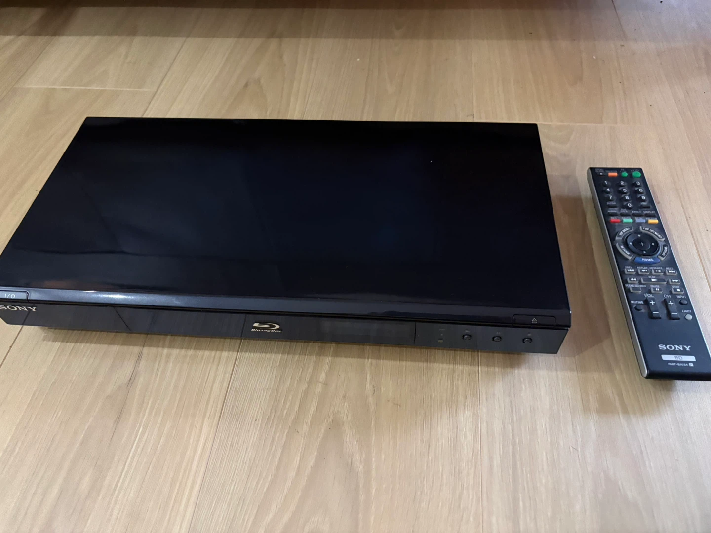 22 Blu-ray DVDsSony Blu-Ray Disc Player BDP-S550 - photo 4