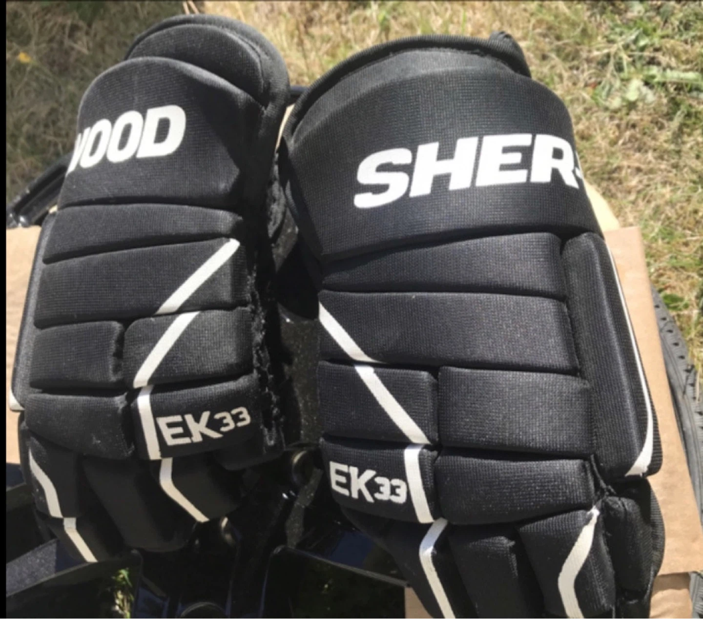 Sher-Wood EK33 Hockey Gloves