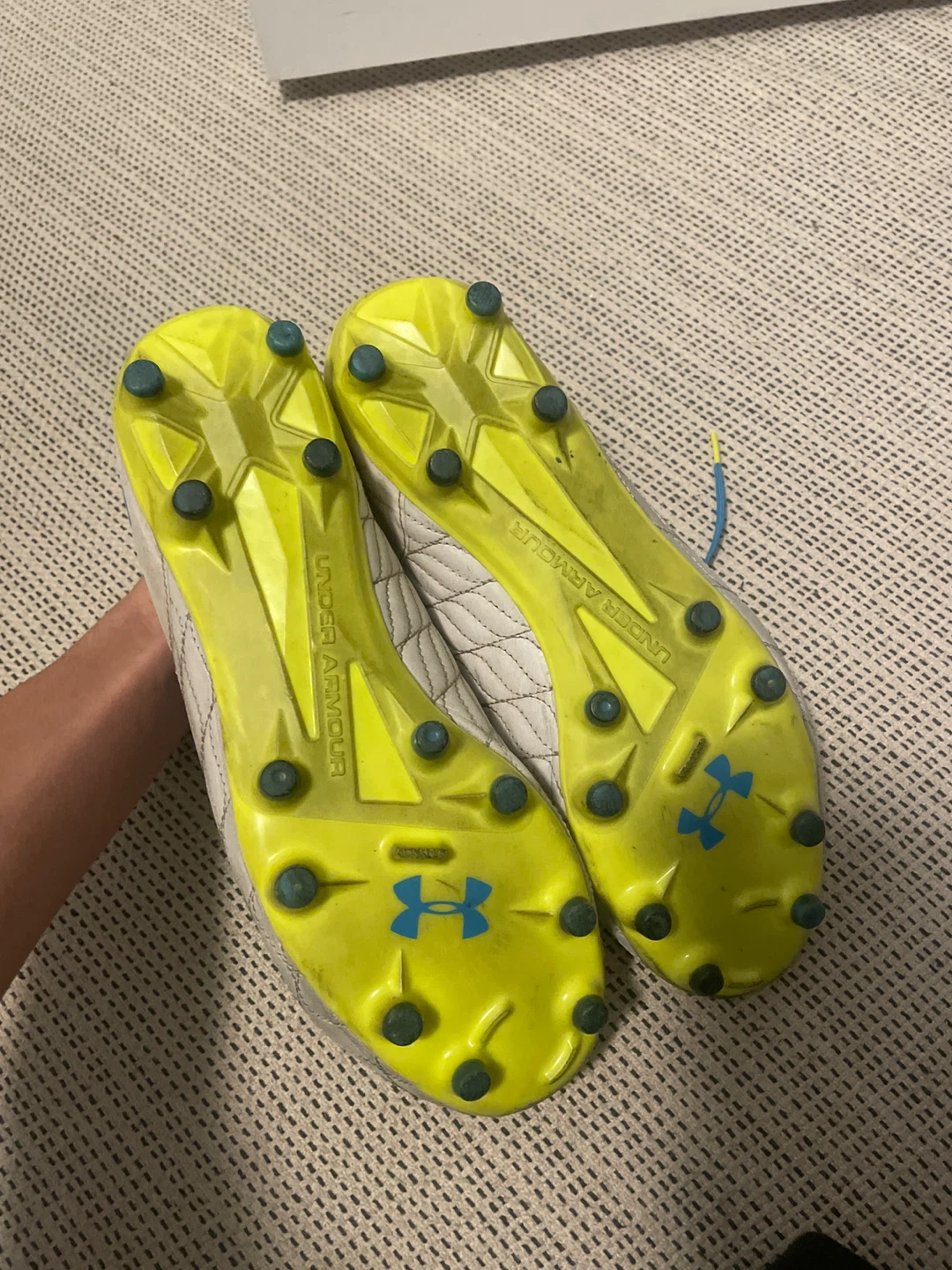 Under Armour White & Blue Soccer Cleats Size 9.5 Men's - photo 3