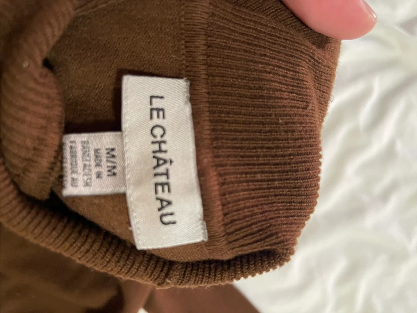 LE CHÂTEAU Brown Turtleneck Sweater - Medium - photo 2
