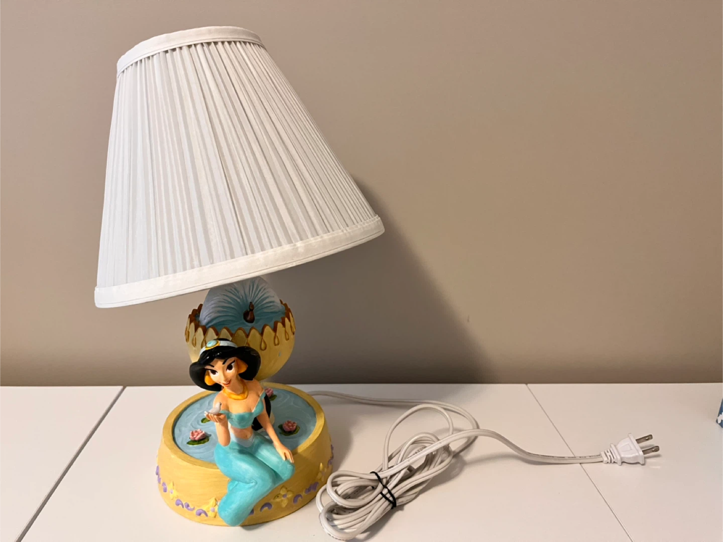 Aladdin Princess Jasmine Table Lamp