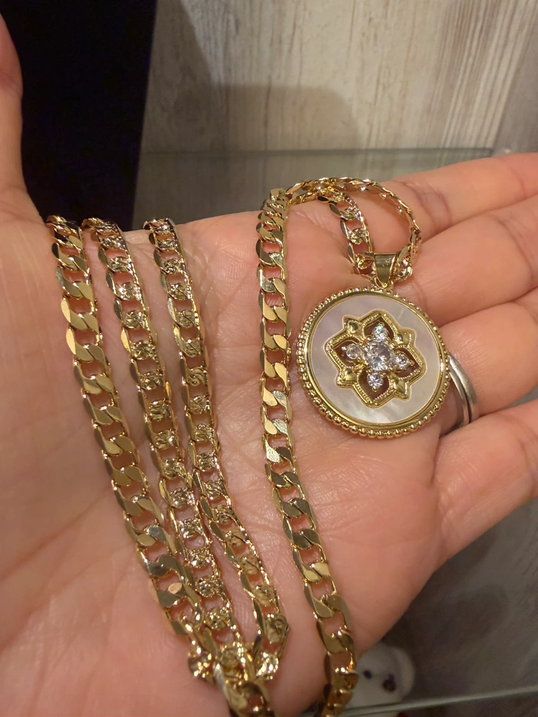 14 k Gold plated Necklace with Mother of Pearl Pendant - photo 2