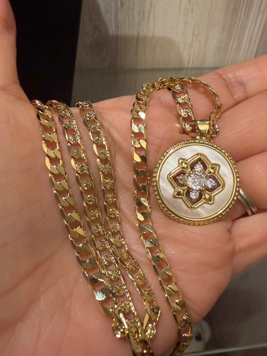 14 k Gold plated Necklace with Mother of Pearl Pendant - photo 3