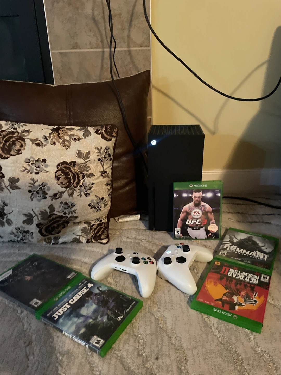 Xbox Series X 2 controllers 5 games new