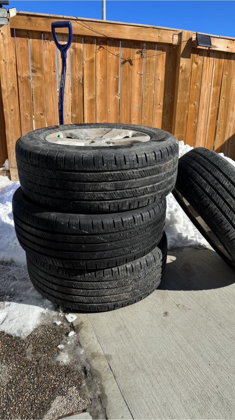 Rims and tires for Jeep Grand Cherokee 2011