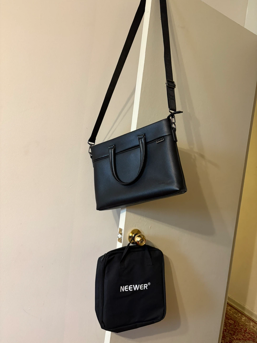 Neewer Black Faux Leather Briefcase and Small Bag - photo 2