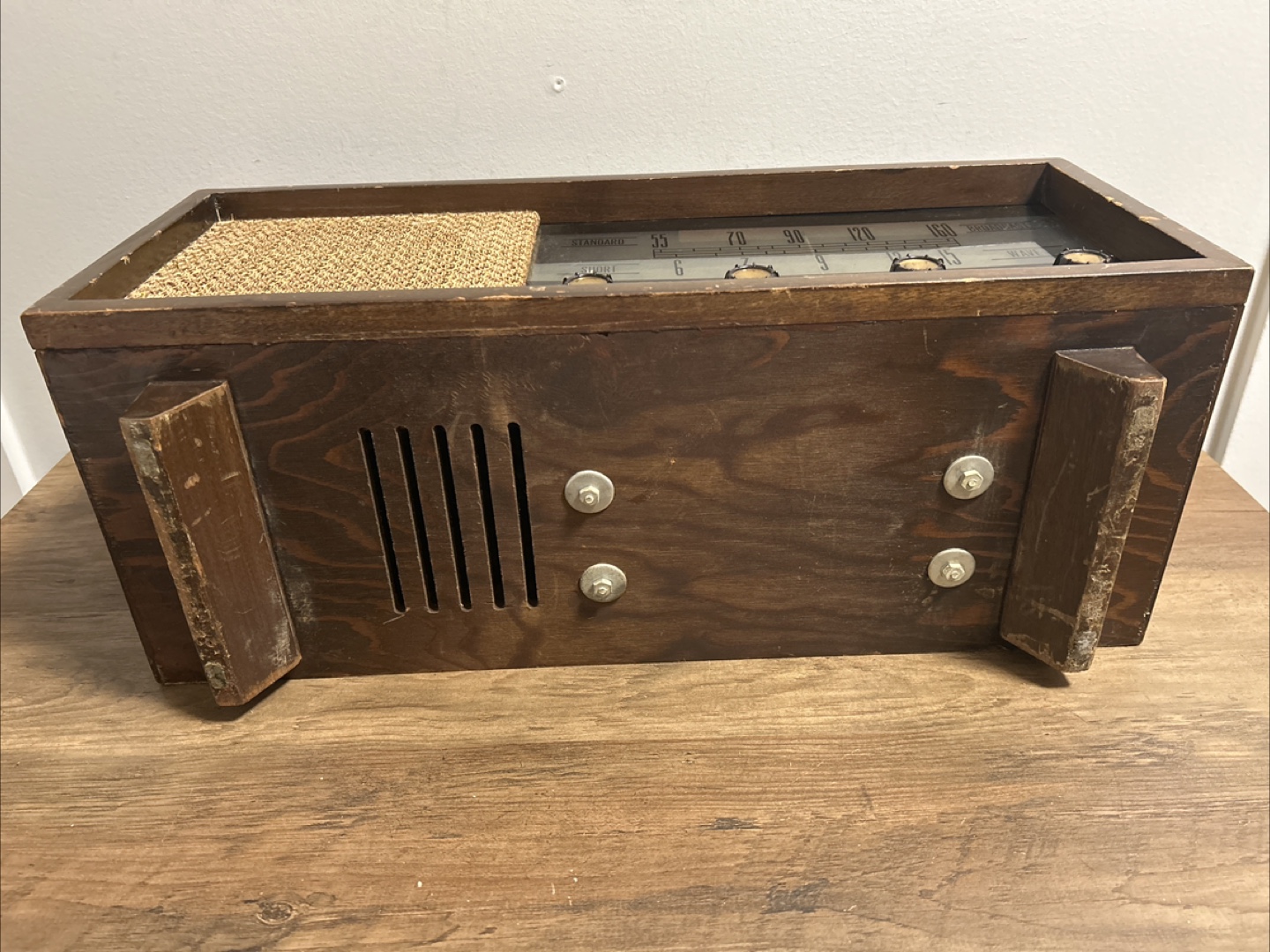 RCA Vintage AM/FM / SW Radio ( Needs repair) - photo 5