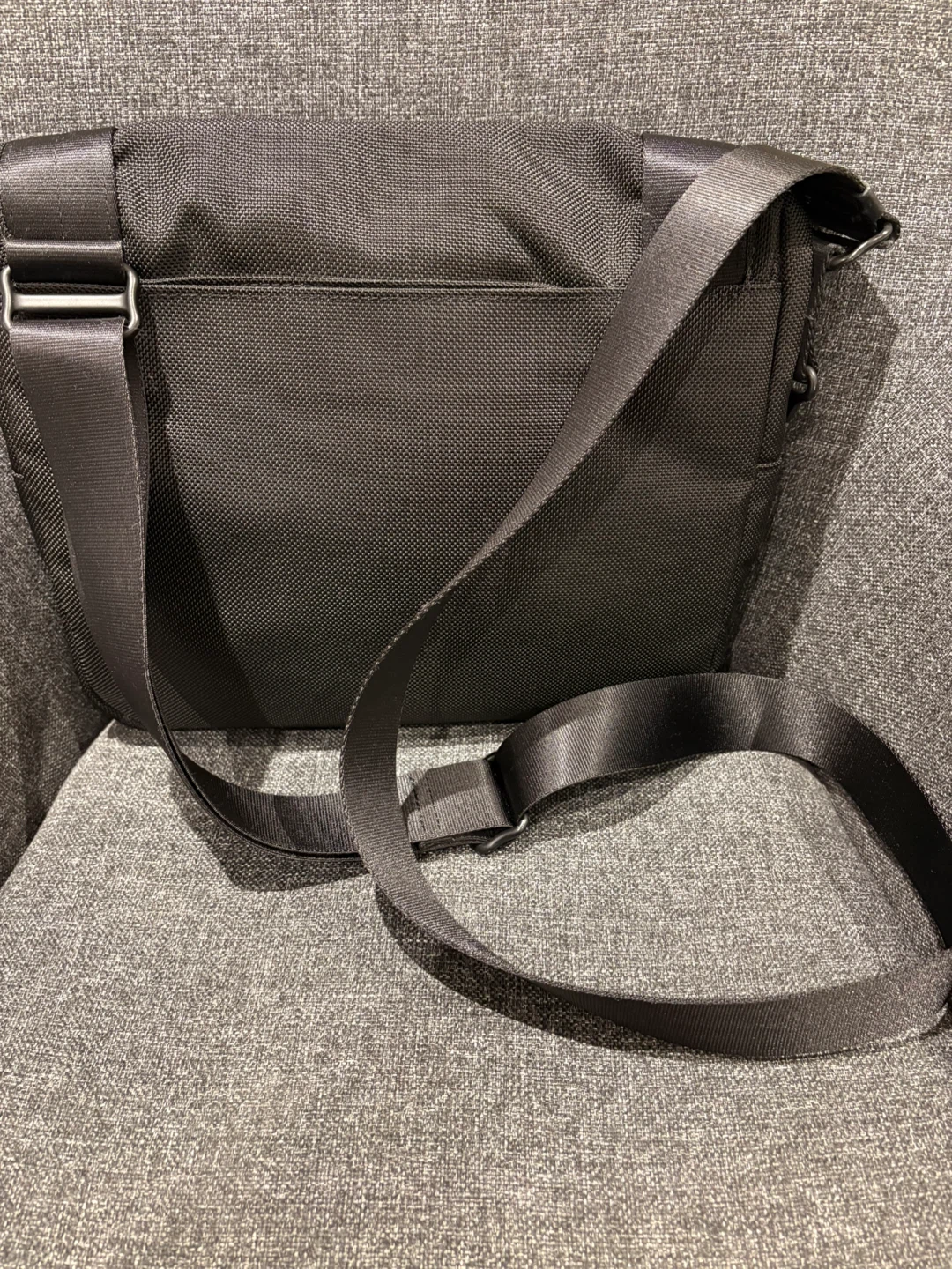 Tumi Alpha Bravo Black Mini Messenger Bag - photo 4