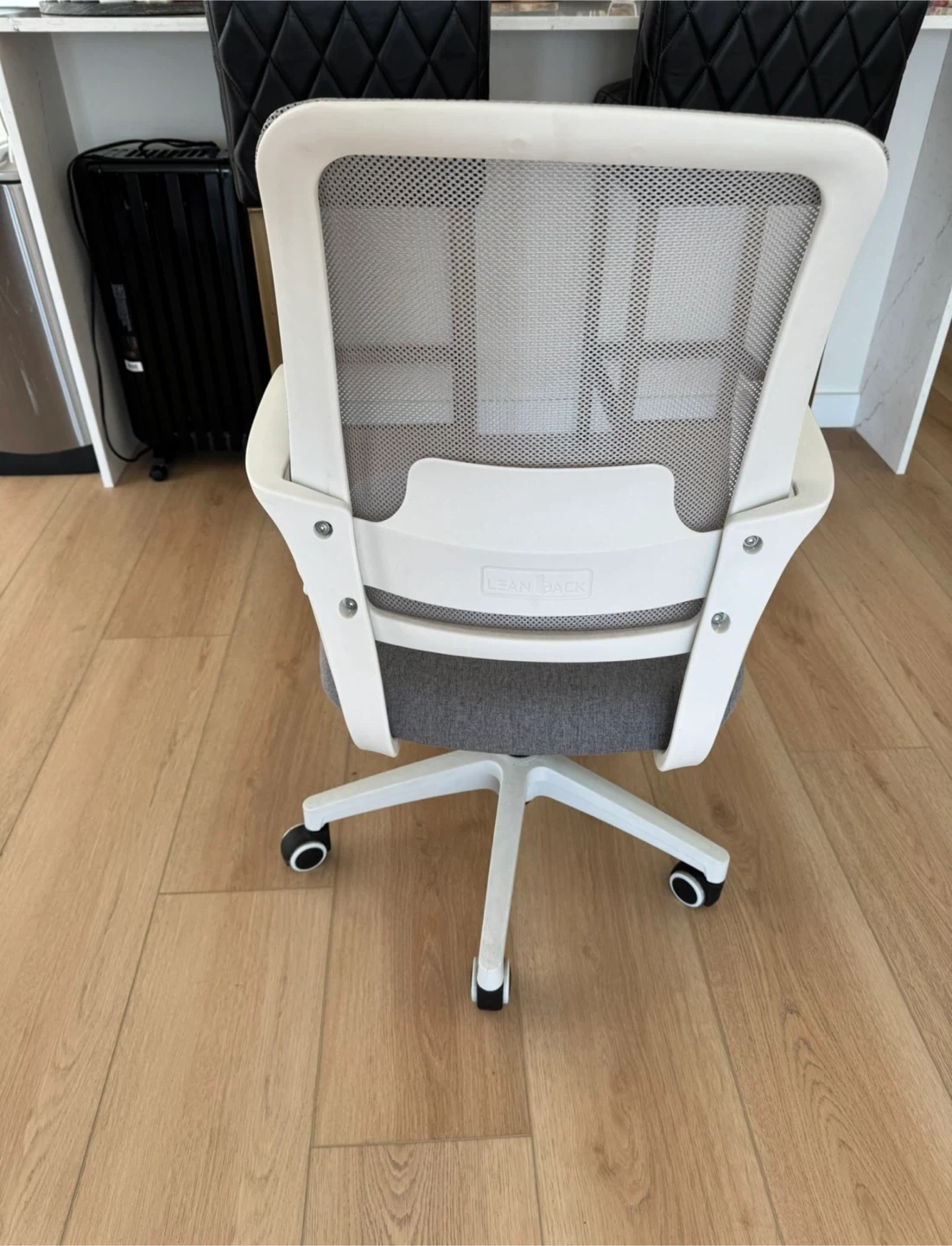 White Mesh Back Office Chair with Grey Seat - photo 2