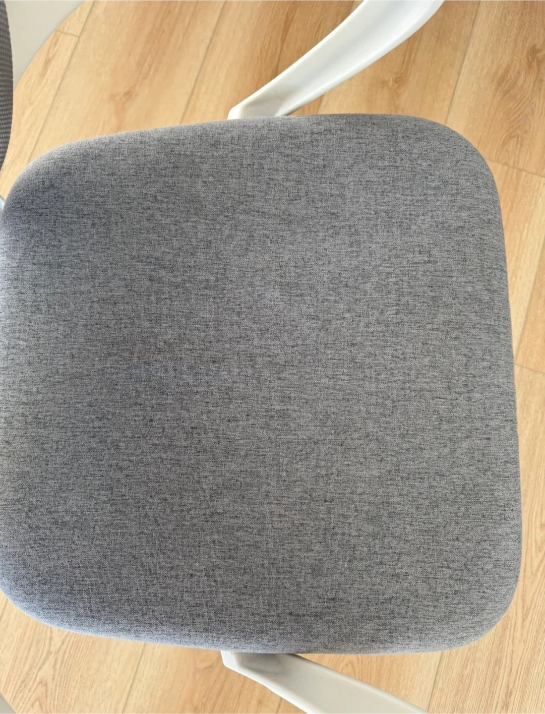 White Mesh Back Office Chair with Grey Seat - photo 4