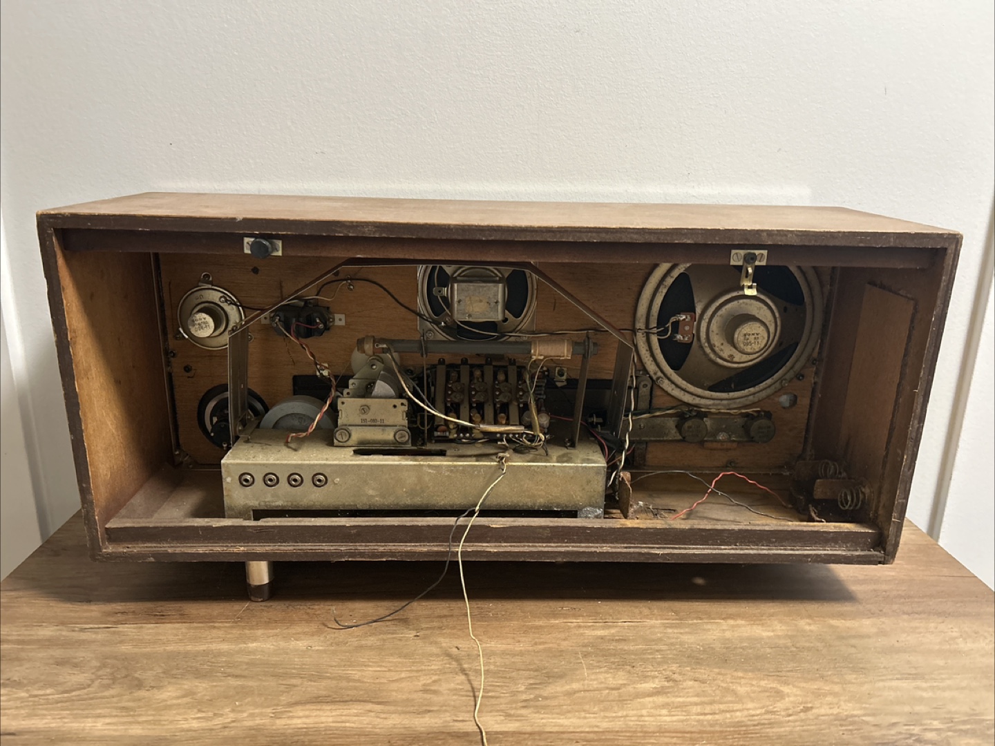 SONY 3 Speaker All Transistor Radio ( Needs repair) not working - photo 4