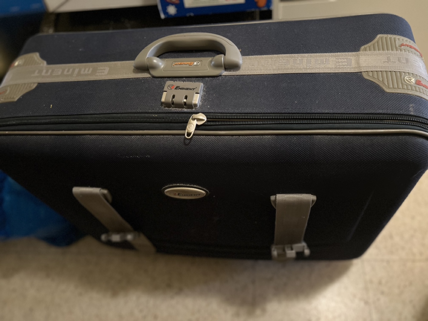 Eminent Suitcase - size 28”