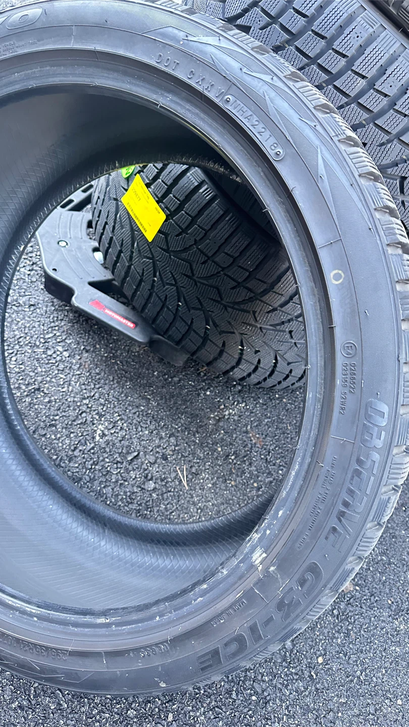 295/35R21 Toyo Observe G3-Ice Winter Tires - photo 2