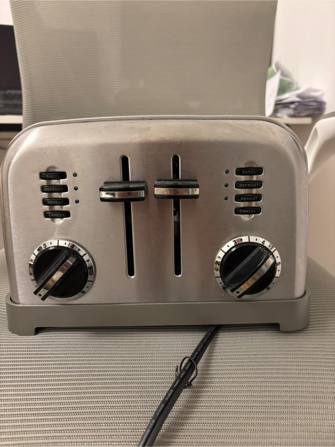 Cuisinart 4-Slice Toaster - photo 2