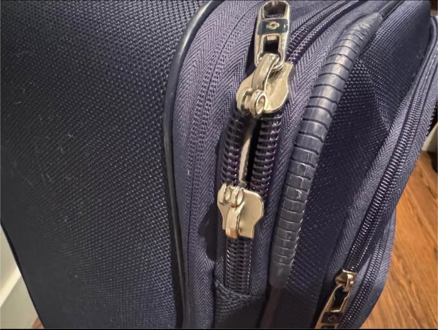 Samsonite Rolling Suitcase - Navy Blue - photo 5