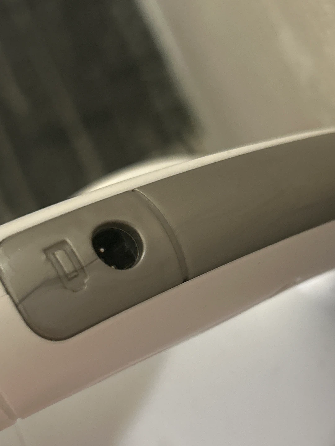 BLACK+DECKER Cordless Stick Vacuum - photo 3