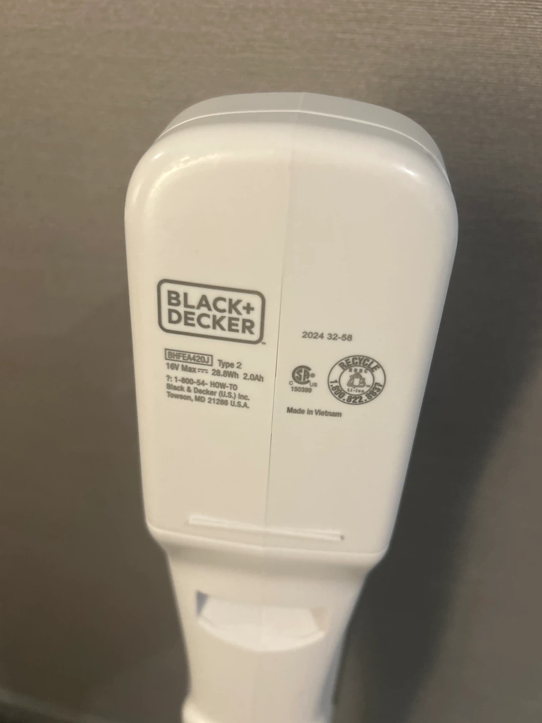 BLACK+DECKER Cordless Stick Vacuum - photo 2