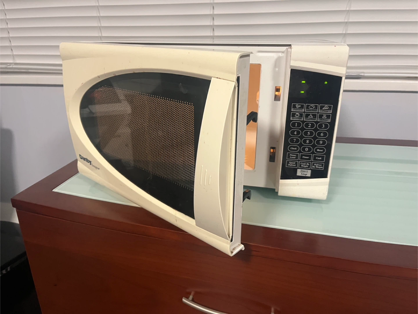 microwave oven - Danby Designer