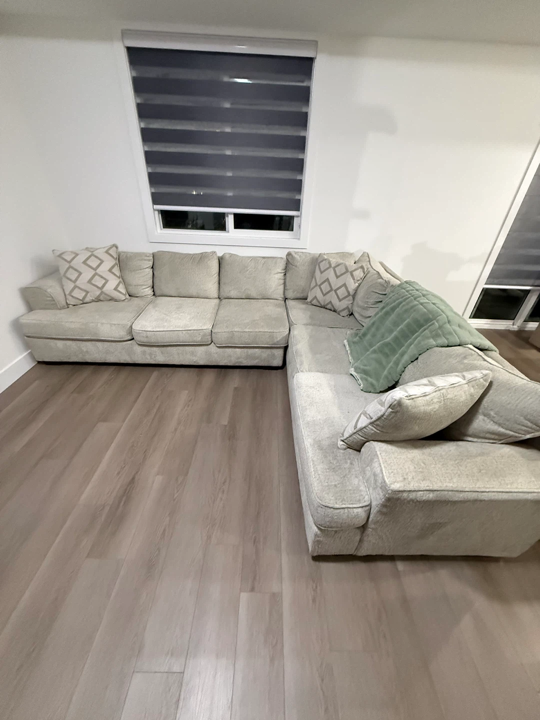 *Need Gone* Leon’s 2pc Sectional Sofa