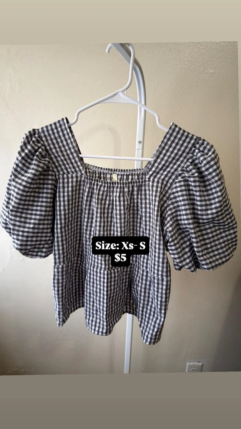 Pre-loved clothes - photo 3