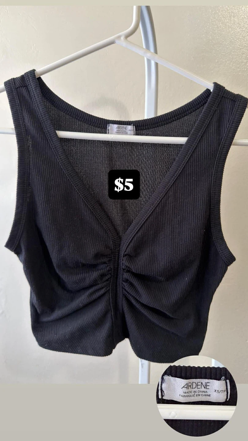 Pre-loved clothes - photo 5