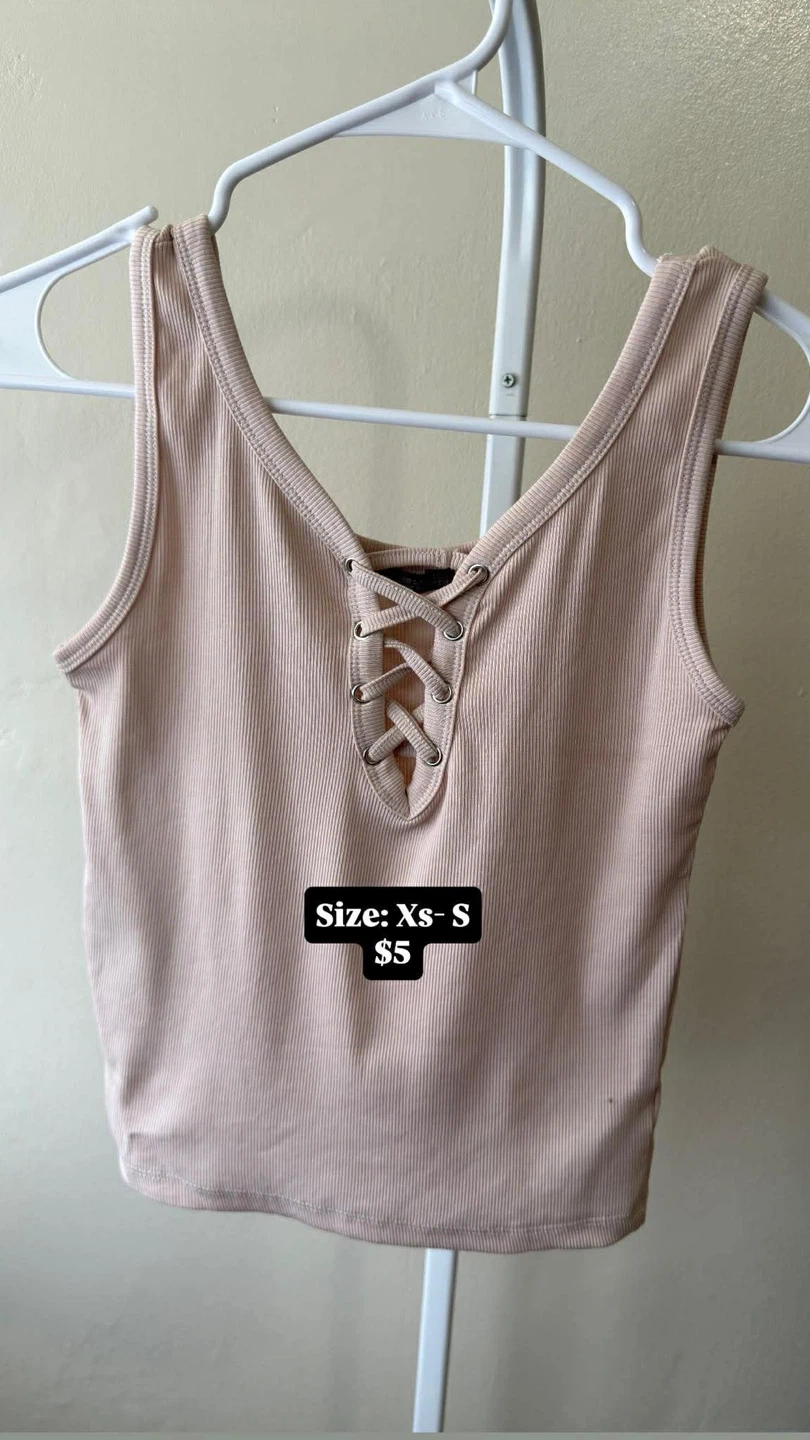 Pre-loved clothes - photo 2