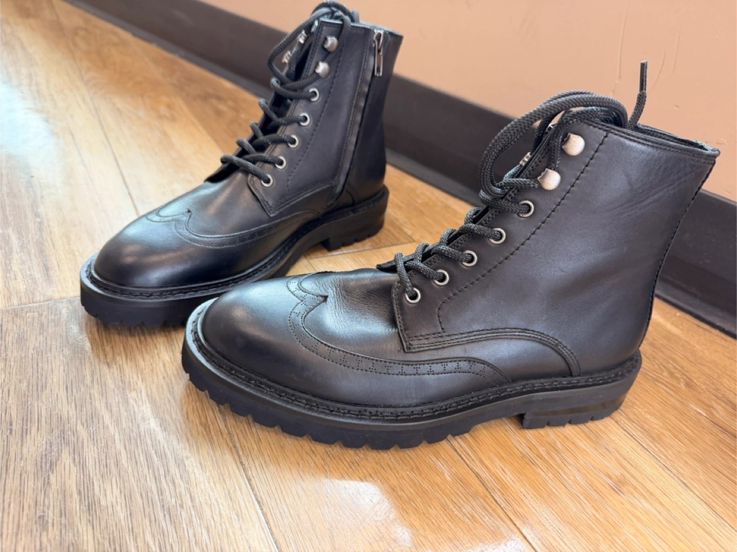 Black Leather Wingtip Boots with Side Zipper - photo 3