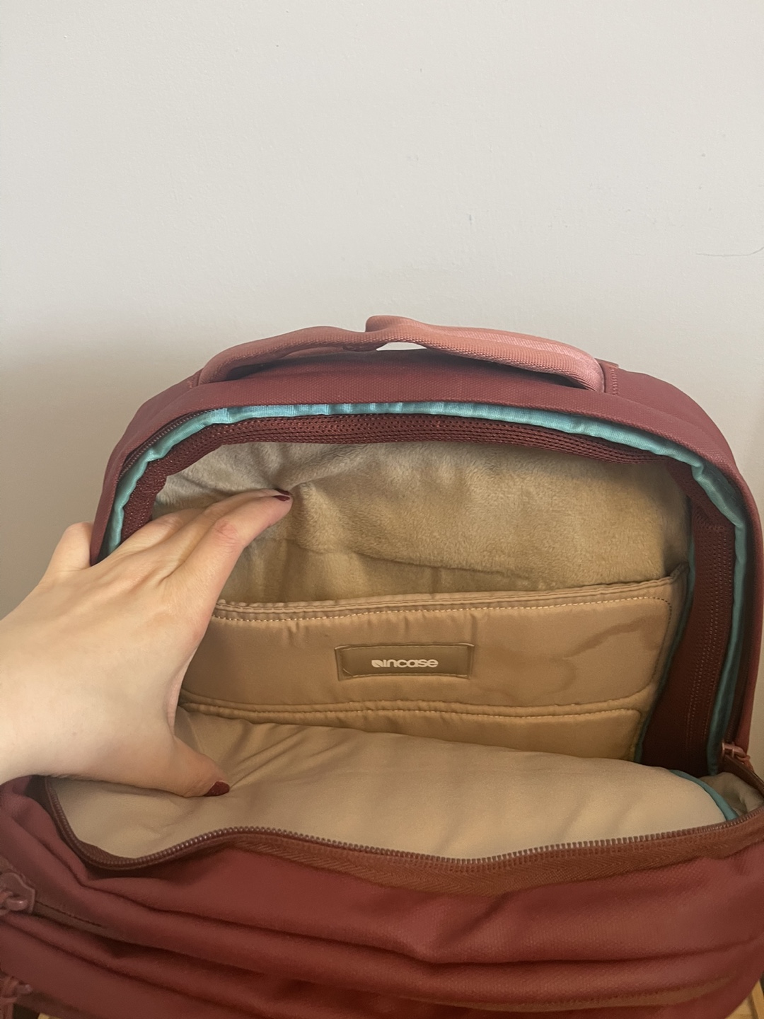 ✨ Incase Backpack for Sale ✨ - photo 2