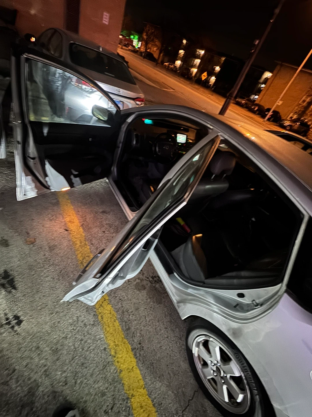 2007 Toyota Prius Touring - Silver - 182599 Miles - photo 4