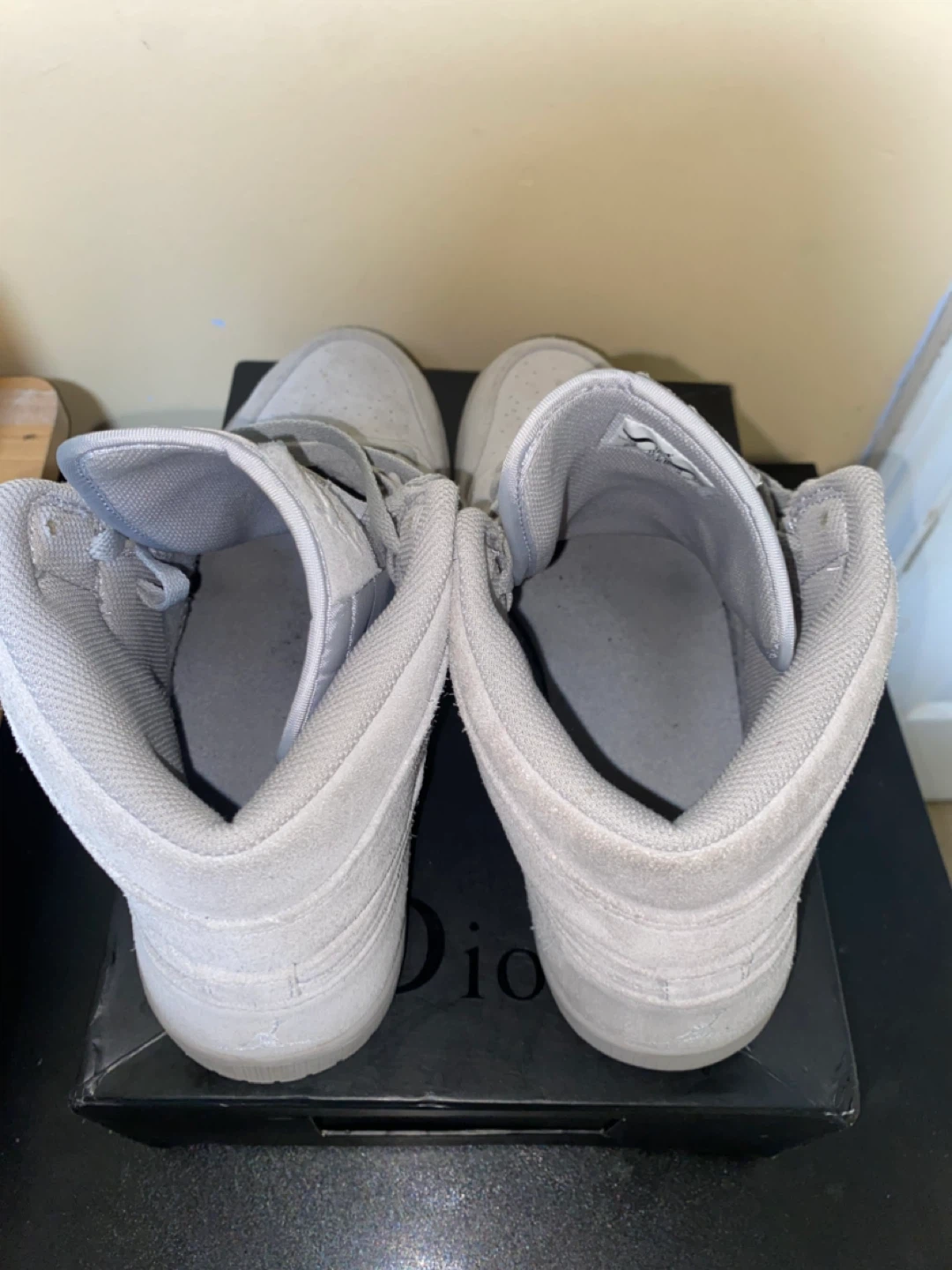 Air Jordan 1 Mid SE Light Smoke Grey Suede - photo 5