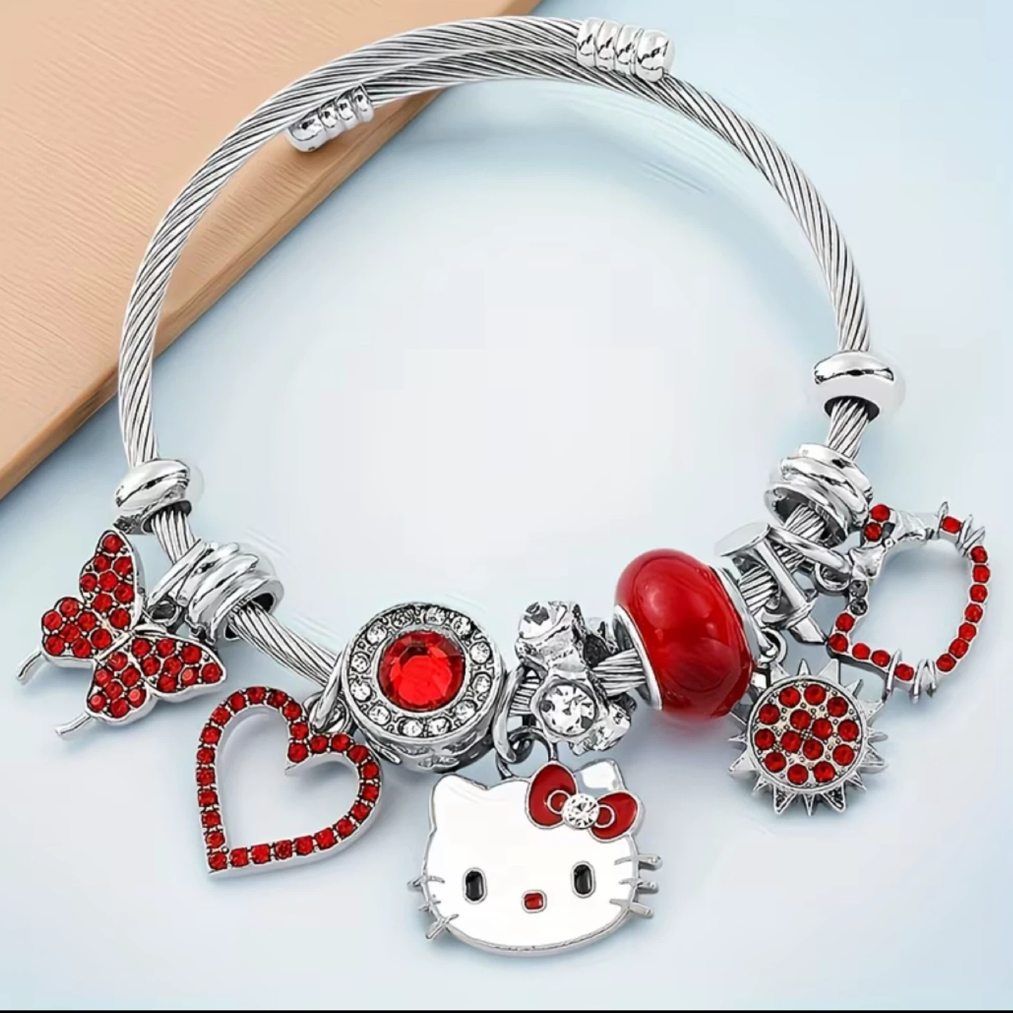 Beautiful Hello Kitty bracelet with pendant