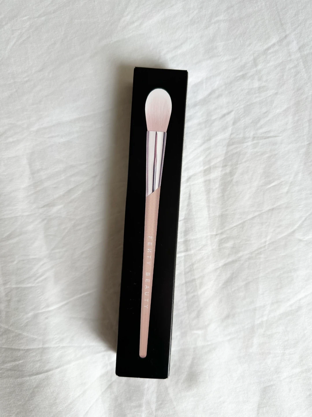 🆕 Fenty Beauty 135 Precision Highlighter Brush