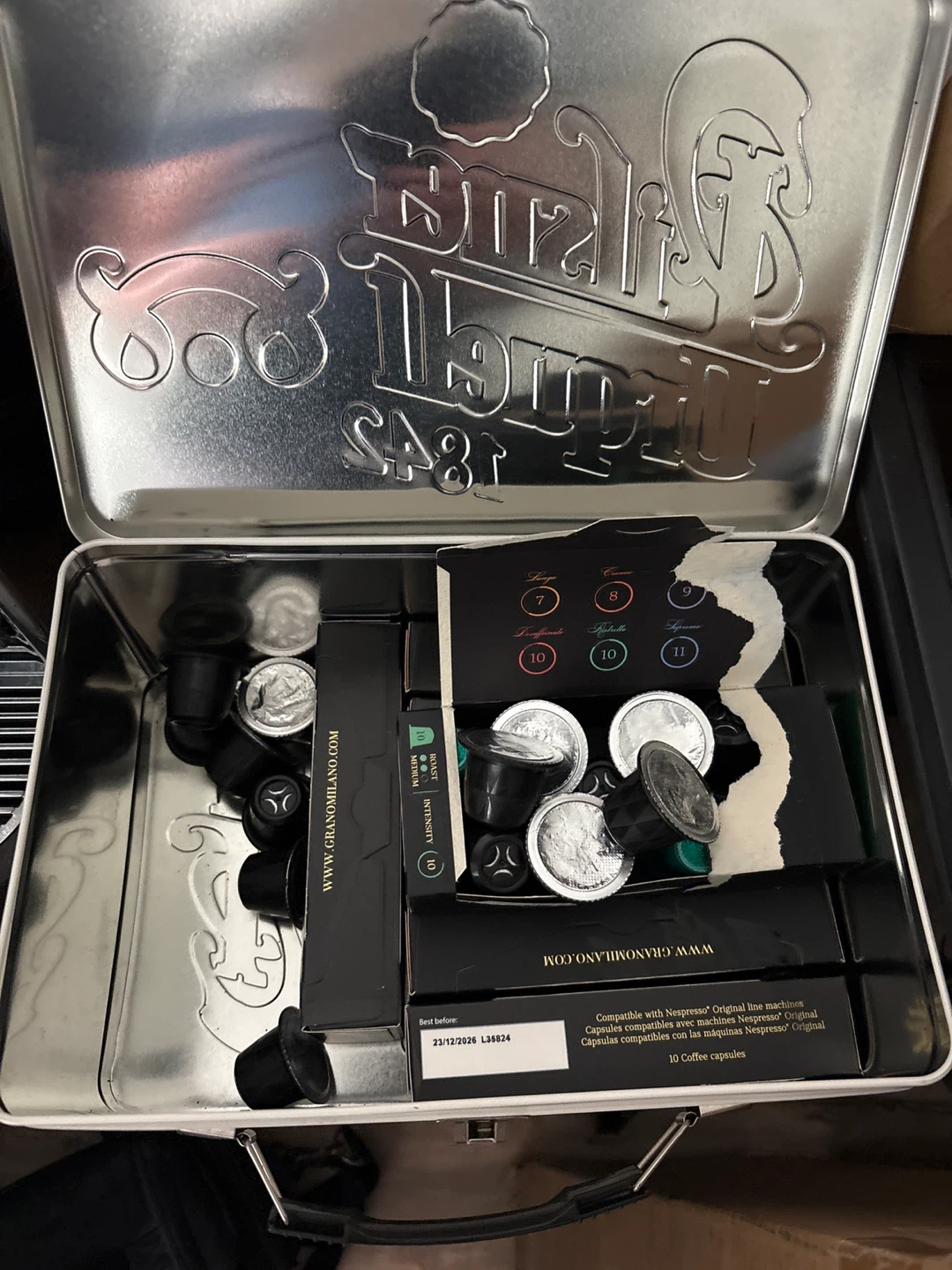 DeLonghi Nespresso Coffee Machine with Milk Frother and Capsules - photo 2