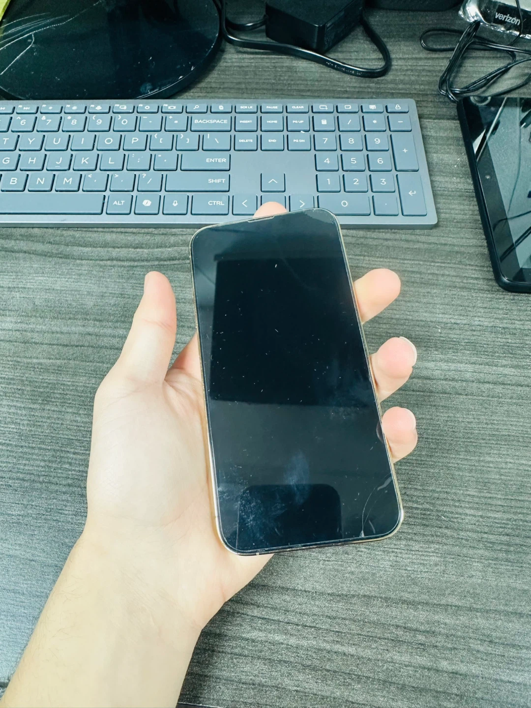 Apple iPhone 13 Pro - Gold - photo 3