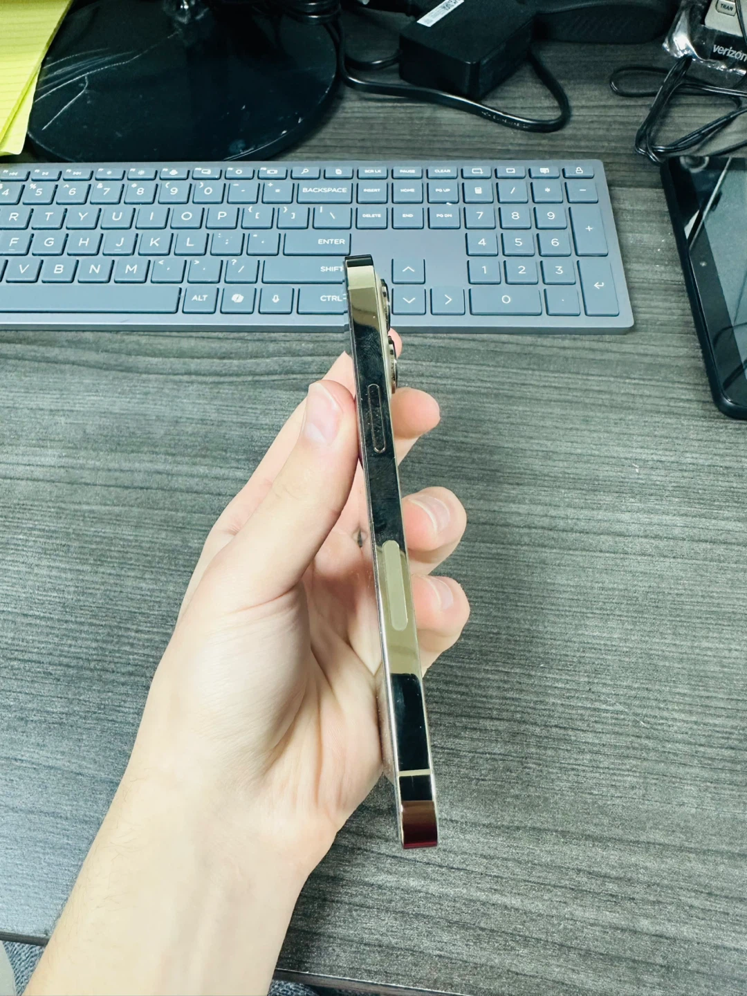 Apple iPhone 13 Pro - Gold - photo 5