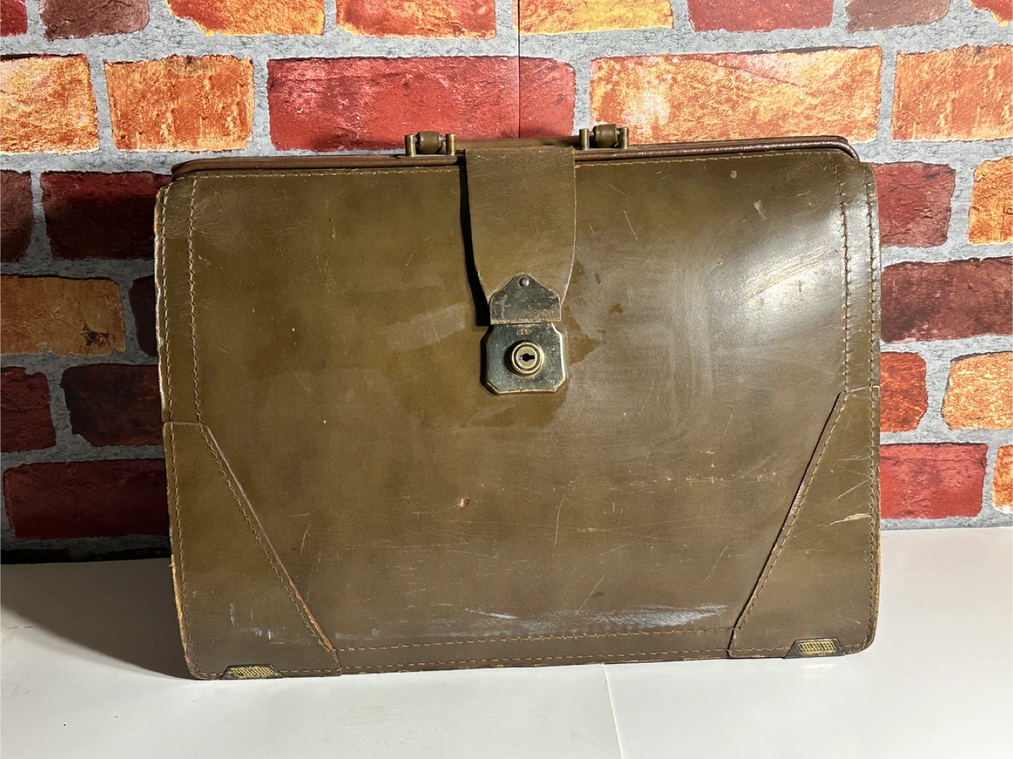 Vintage Leather Briefcase - Brown