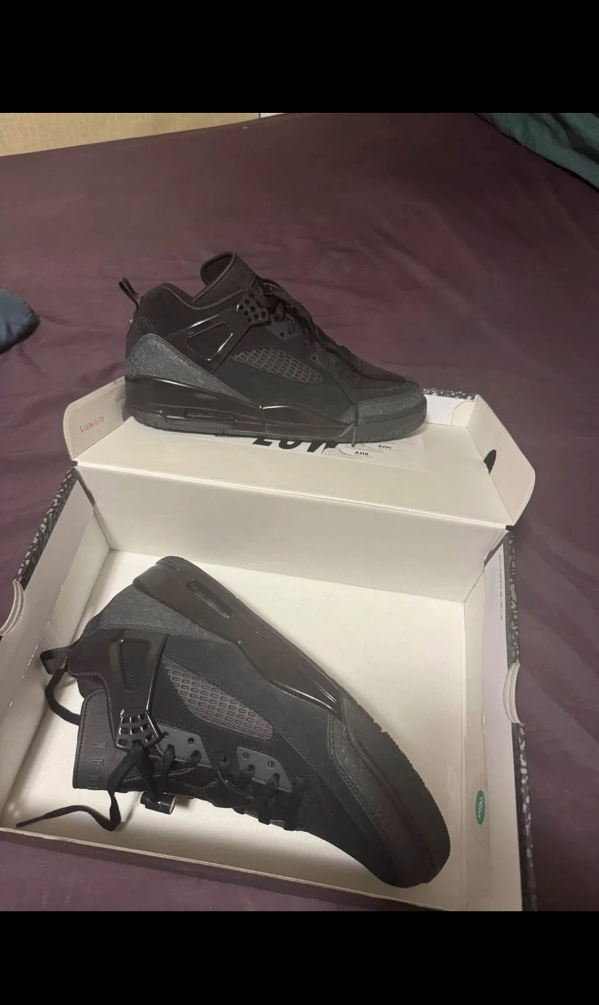 Air Jordan 4 Retro Mens Shoes