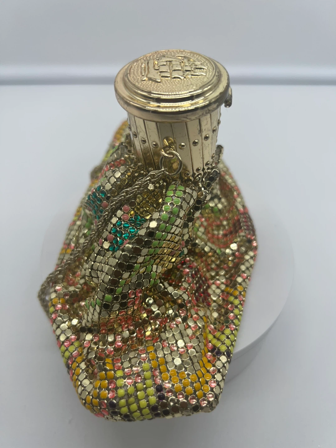 VINTAGE Gold Tone Embellished Metal Mesh Beggar's Purse Wallet - photo 3