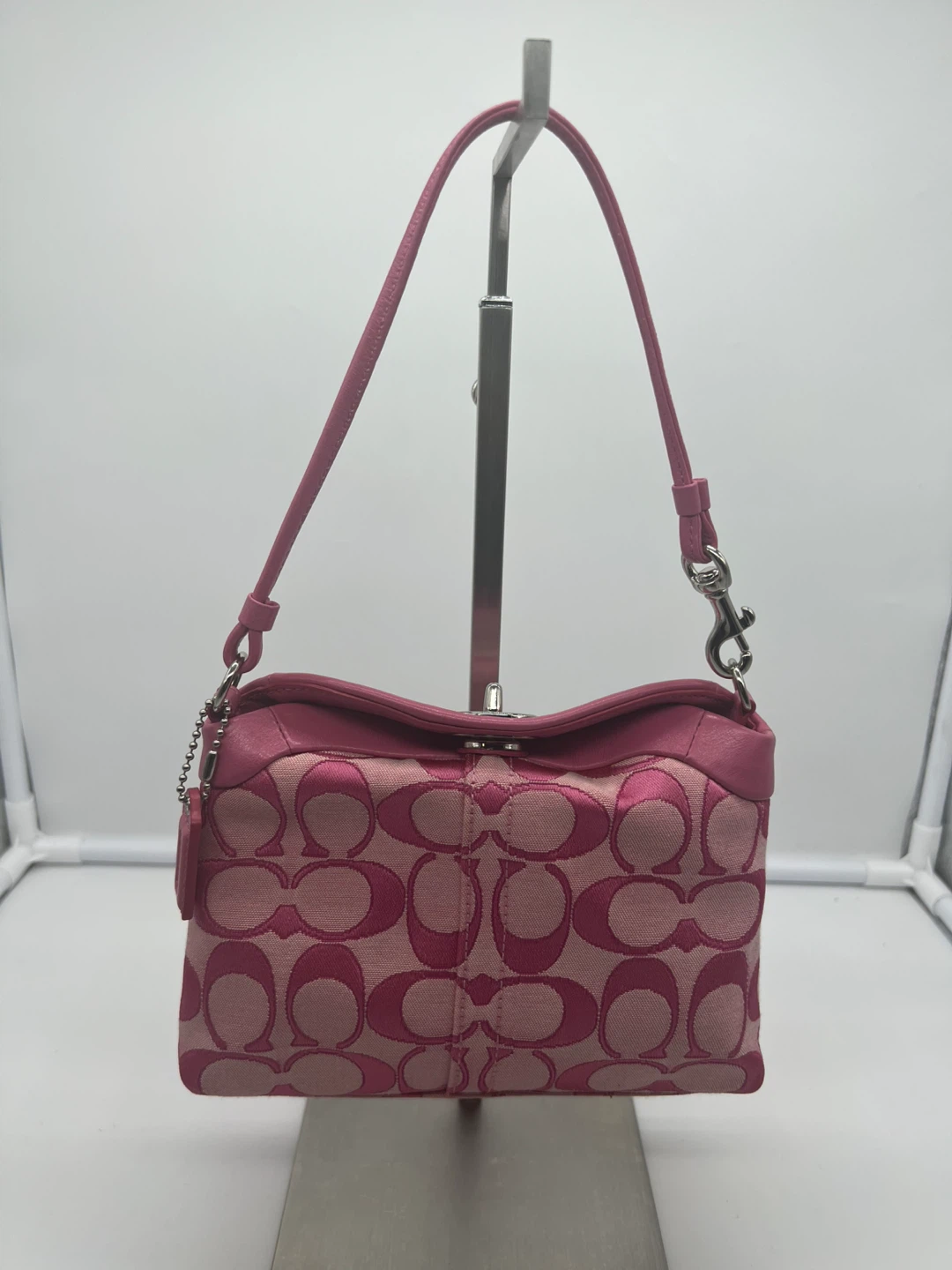 COACH VTG Y2K Hot Pink Signature Turnlock Leather Large Wristlet