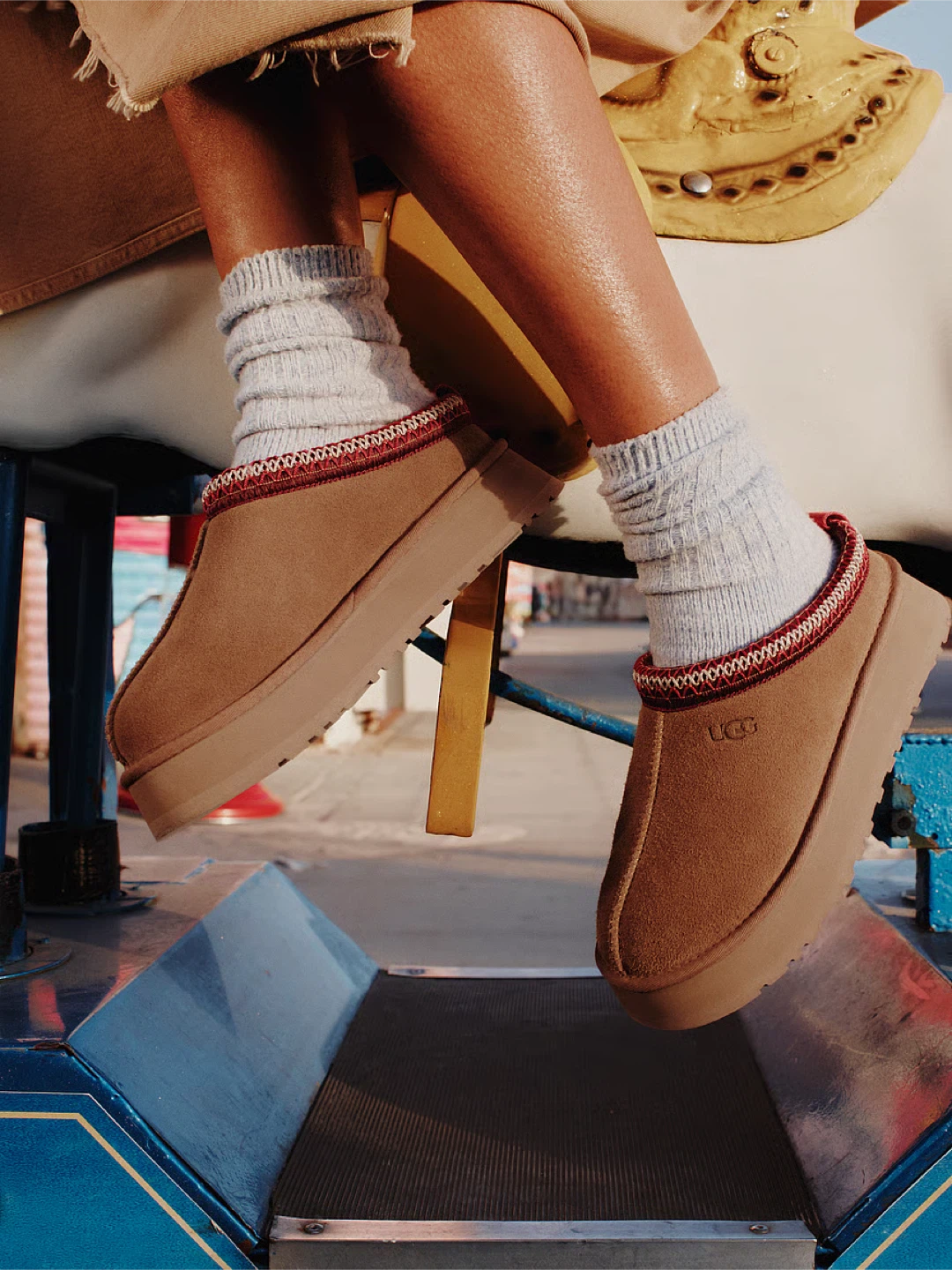 NEW UGG TAZZ Chestnut Suede Platform Slippers Unisex sz 43
