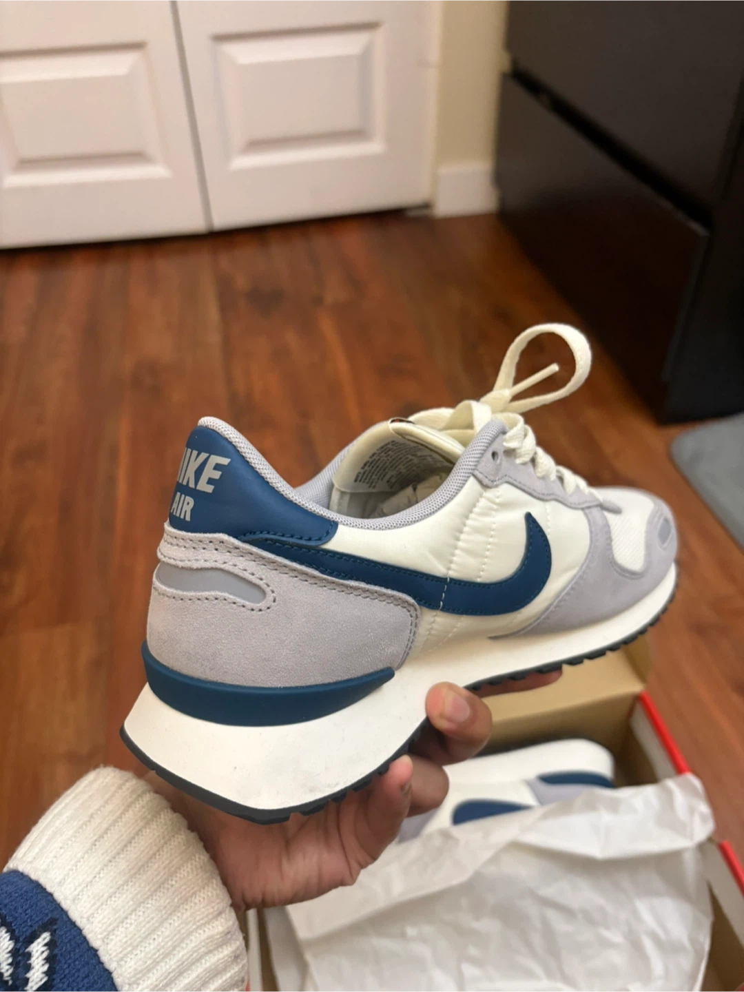Nike Air Sneakers - photo 4