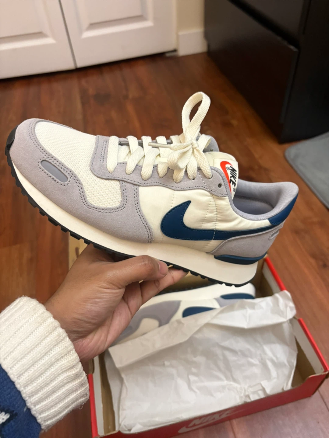 Nike Air Sneakers - photo 3