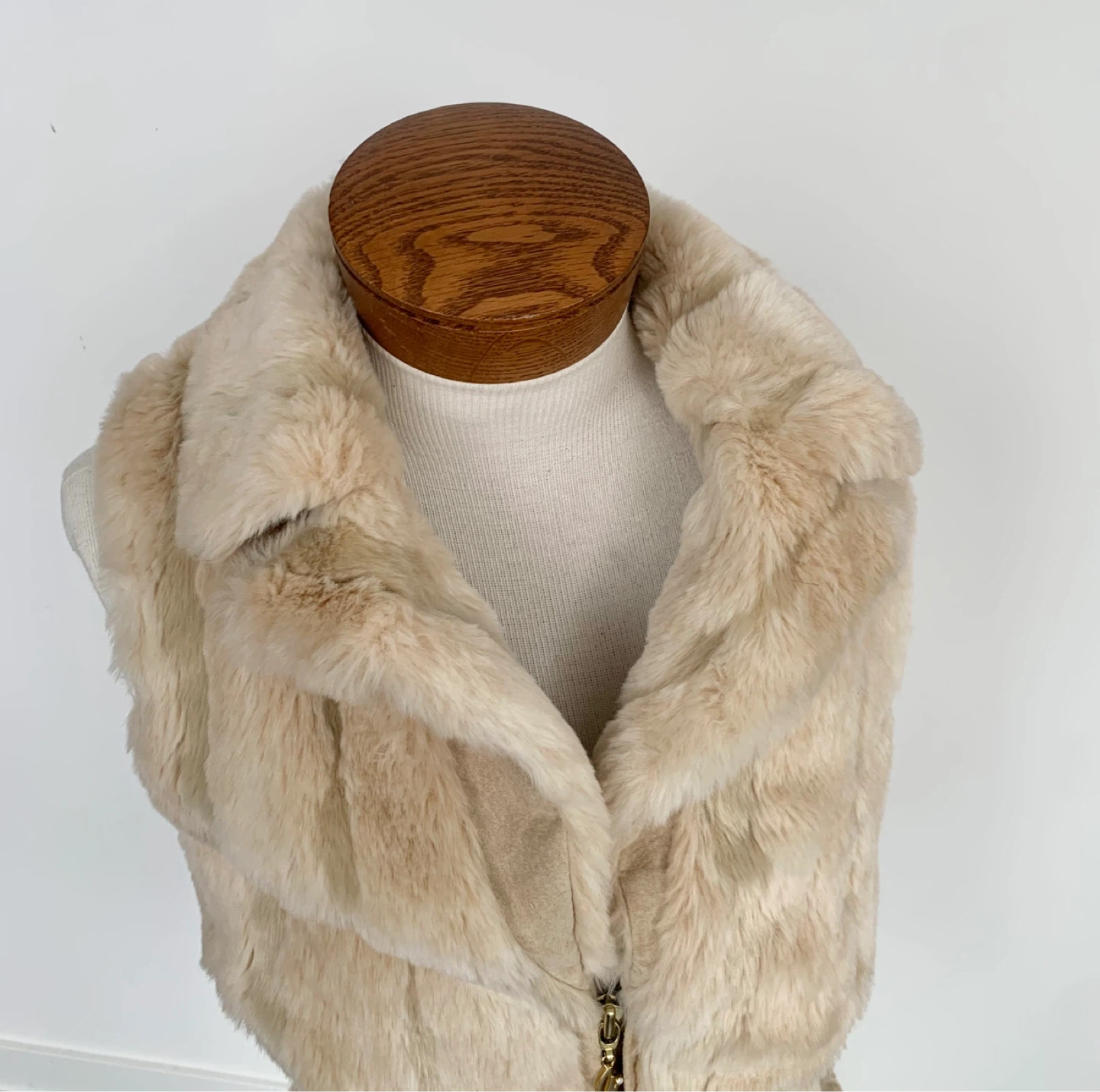 Guess Jeans Faux Fur Trimmed Knit Vest - Size S - photo 3