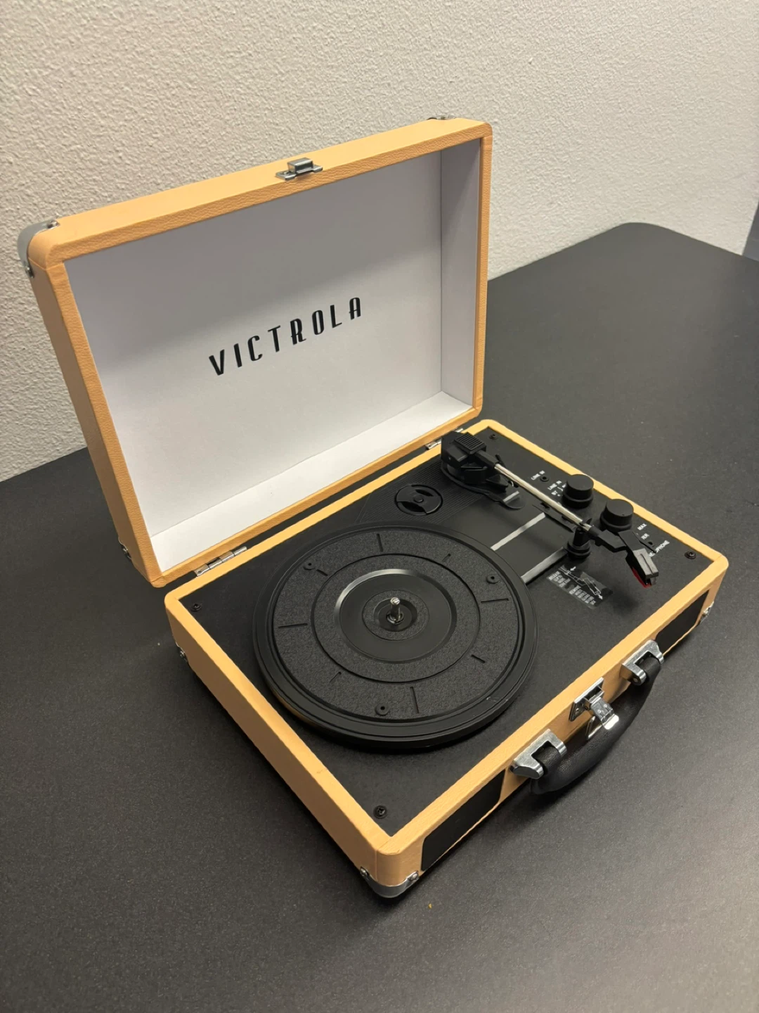 Portable Record Player. - photo 2
