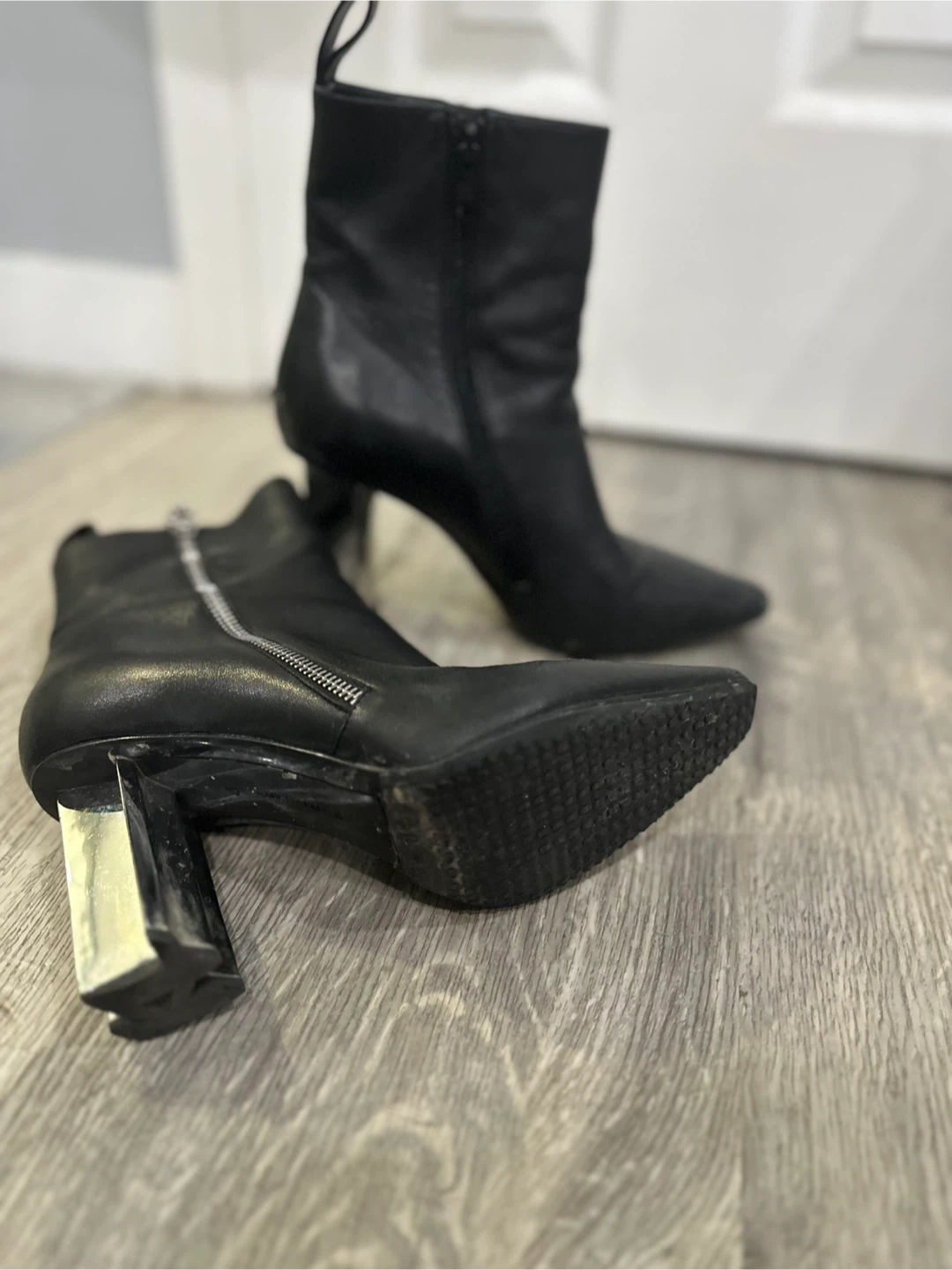 Karl Lagerfeld Black Leather Ankle Boots - US Size 6 - photo 4
