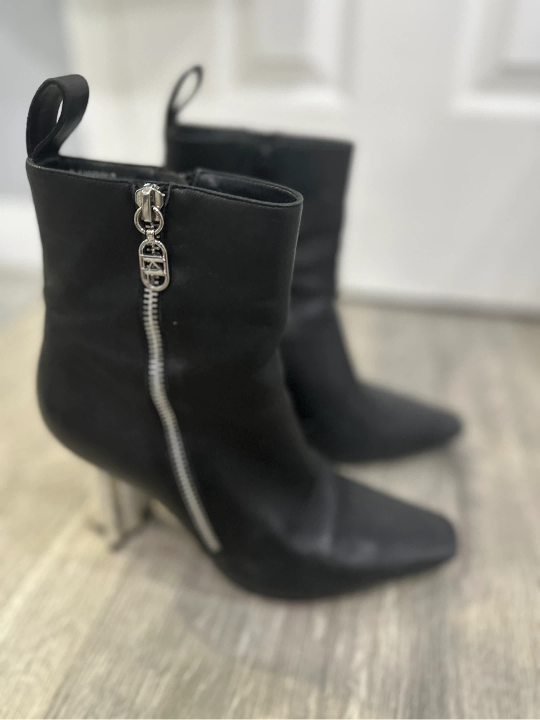 Karl Lagerfeld Black Leather Ankle Boots - US Size 6 - photo 3