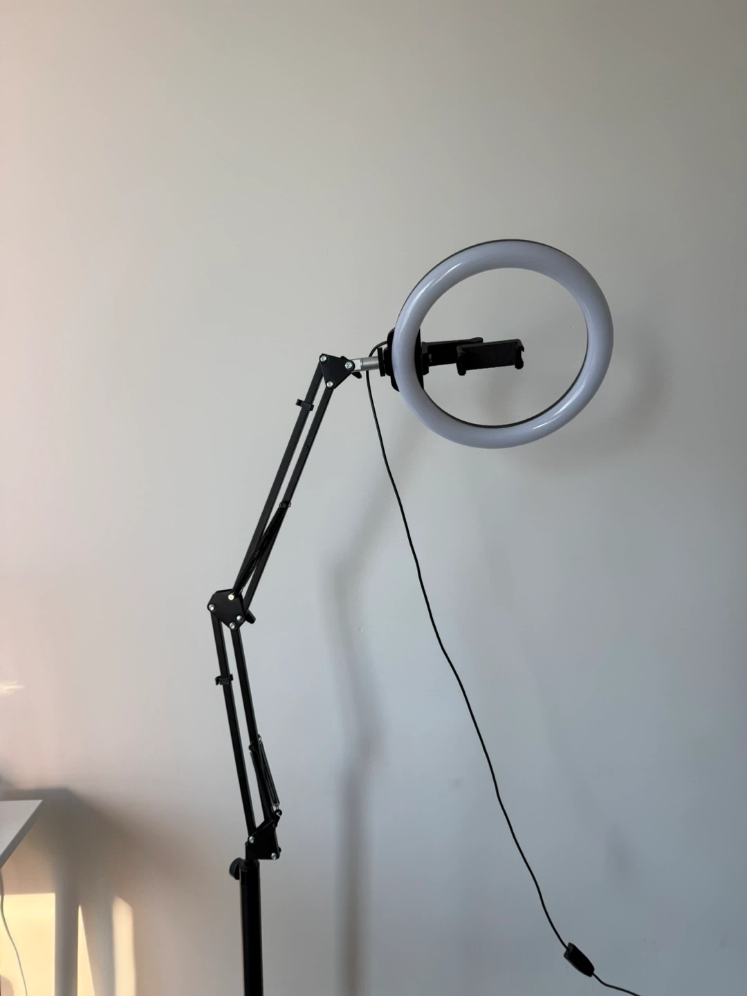 Adjustable 10” Ring Light with Phone Holder - photo 4