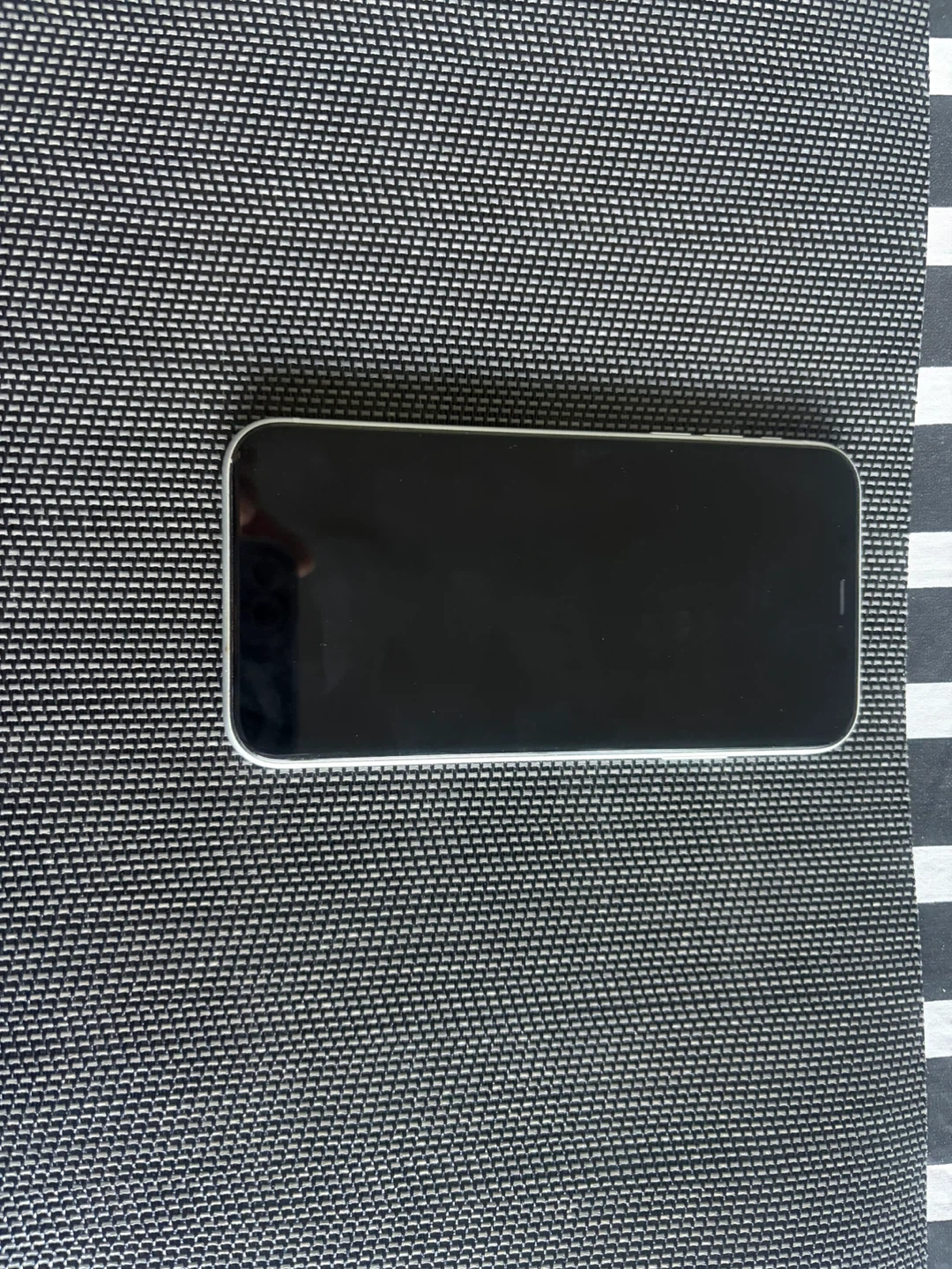 Apple iPhone XR - White - photo 2