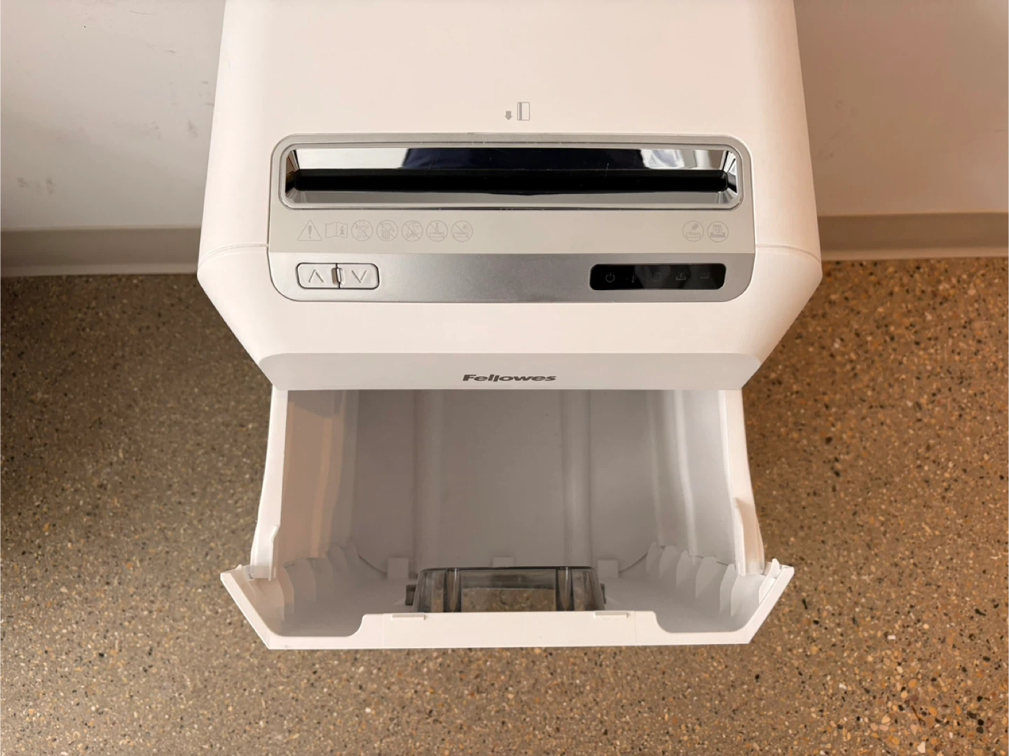 Fellowes 12-Sheet Micro-Cut Shredder - photo 2