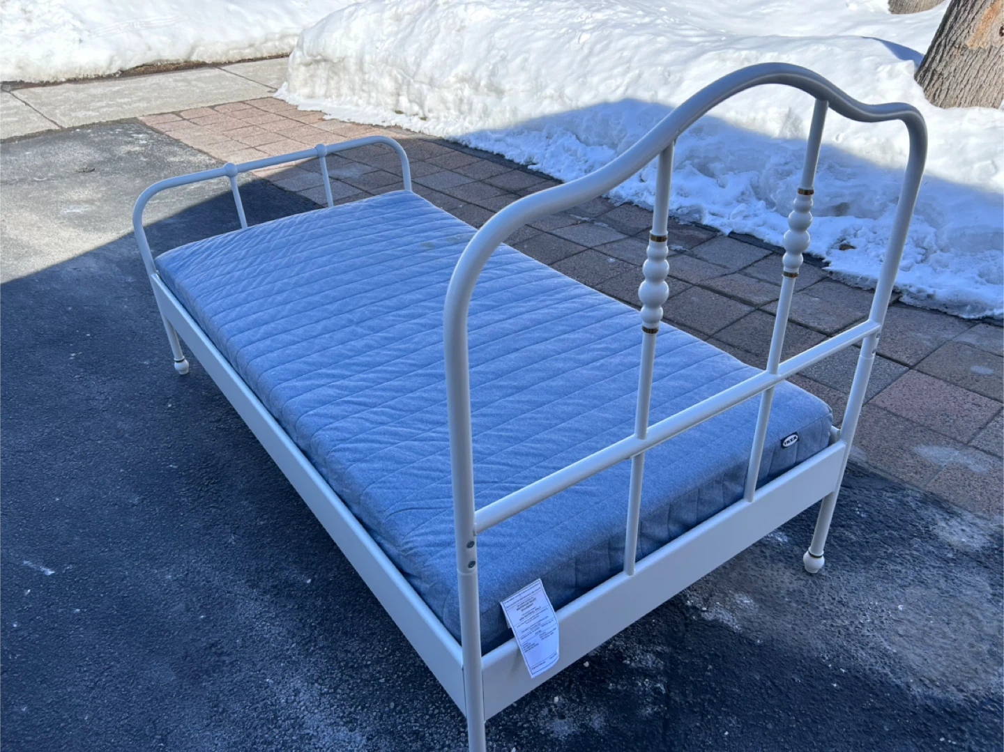IKEA SAGSTUA Twin Bed Frame - White - photo 4
